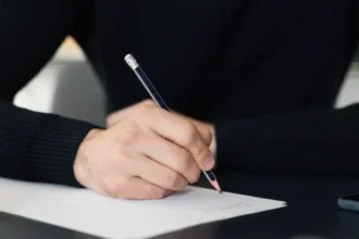 Ingin Tanda Tangan Kontrak Kerja? Perhatikan Hal ini Terlebih Dahulu