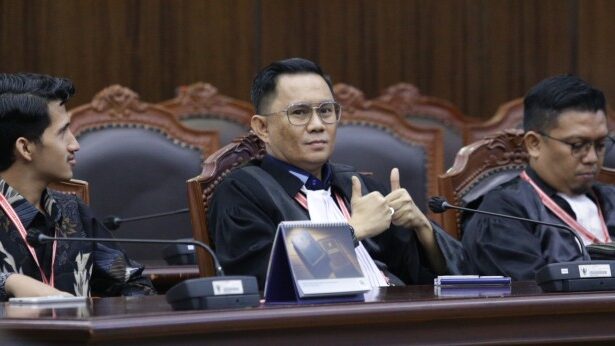 rangkap jabatan advokat