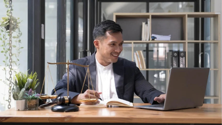 tingkat karir pengacara dari magang hingga partner firma hukum