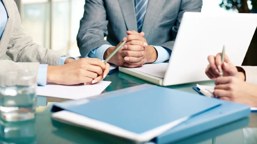 peran in-house counsel