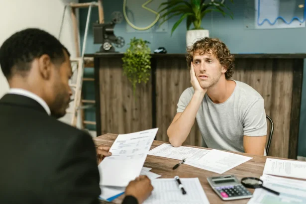 Debt Collector Menarik Paksa Kendaraan di Jalan