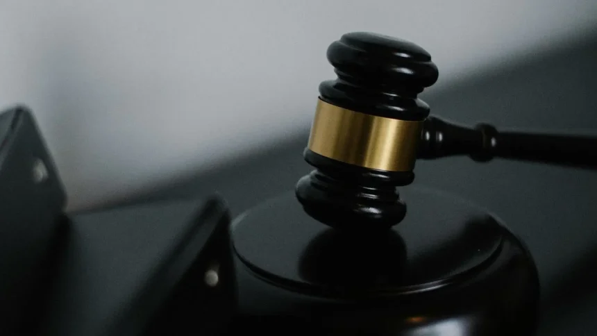 Mundur dari kontrak sepihak