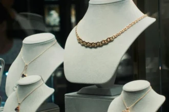 penyegelan toko berlian