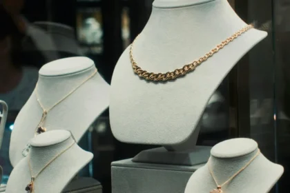 penyegelan toko berlian