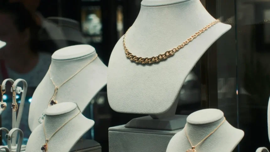 penyegelan toko berlian